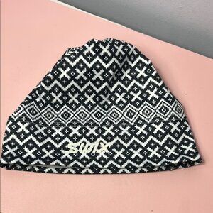 Swix Black and White Geometric Hat